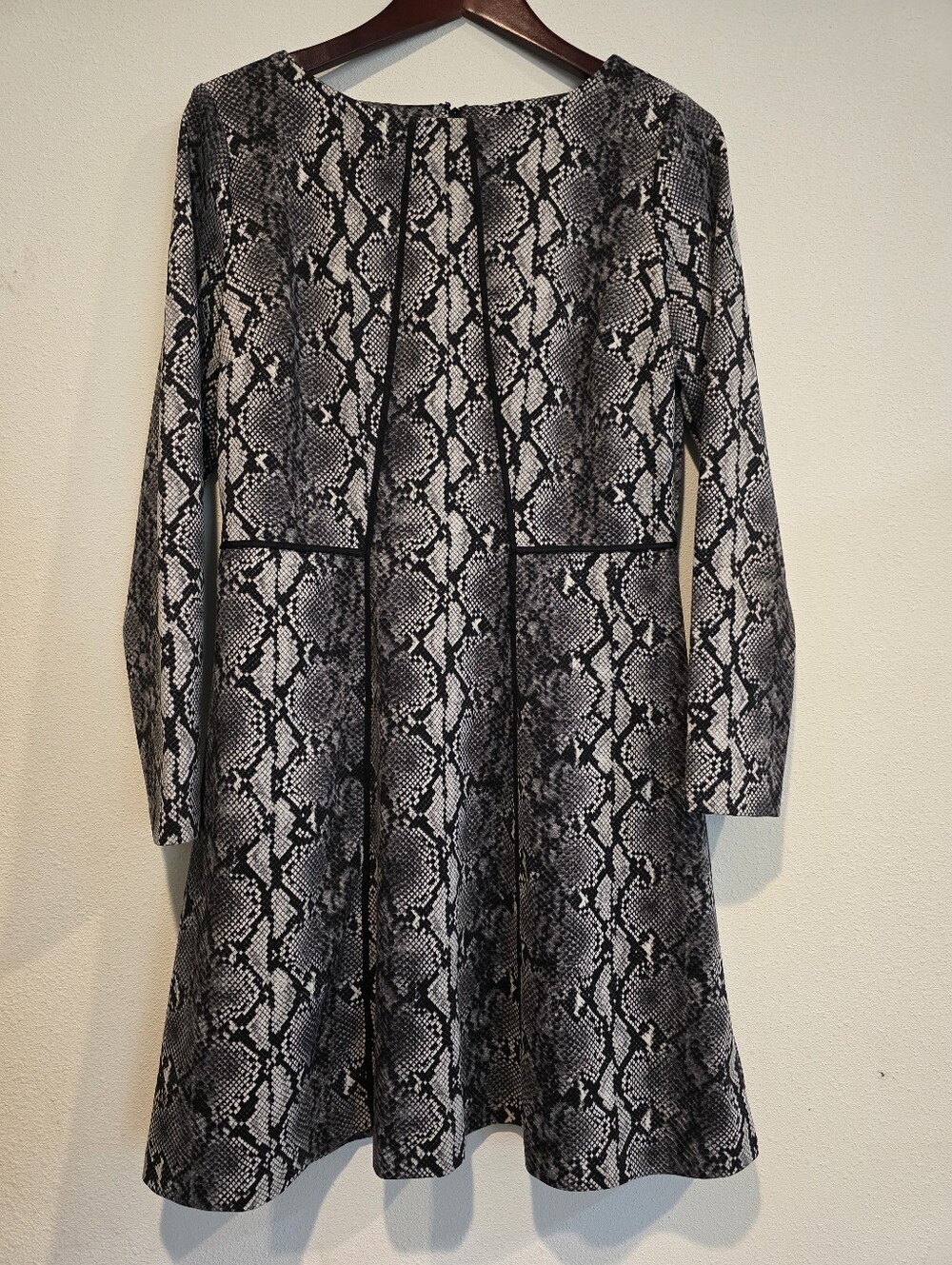 Michael Kors Snakeskin Grey Python Dress Sz 12 / Large Piped Seam Ponte